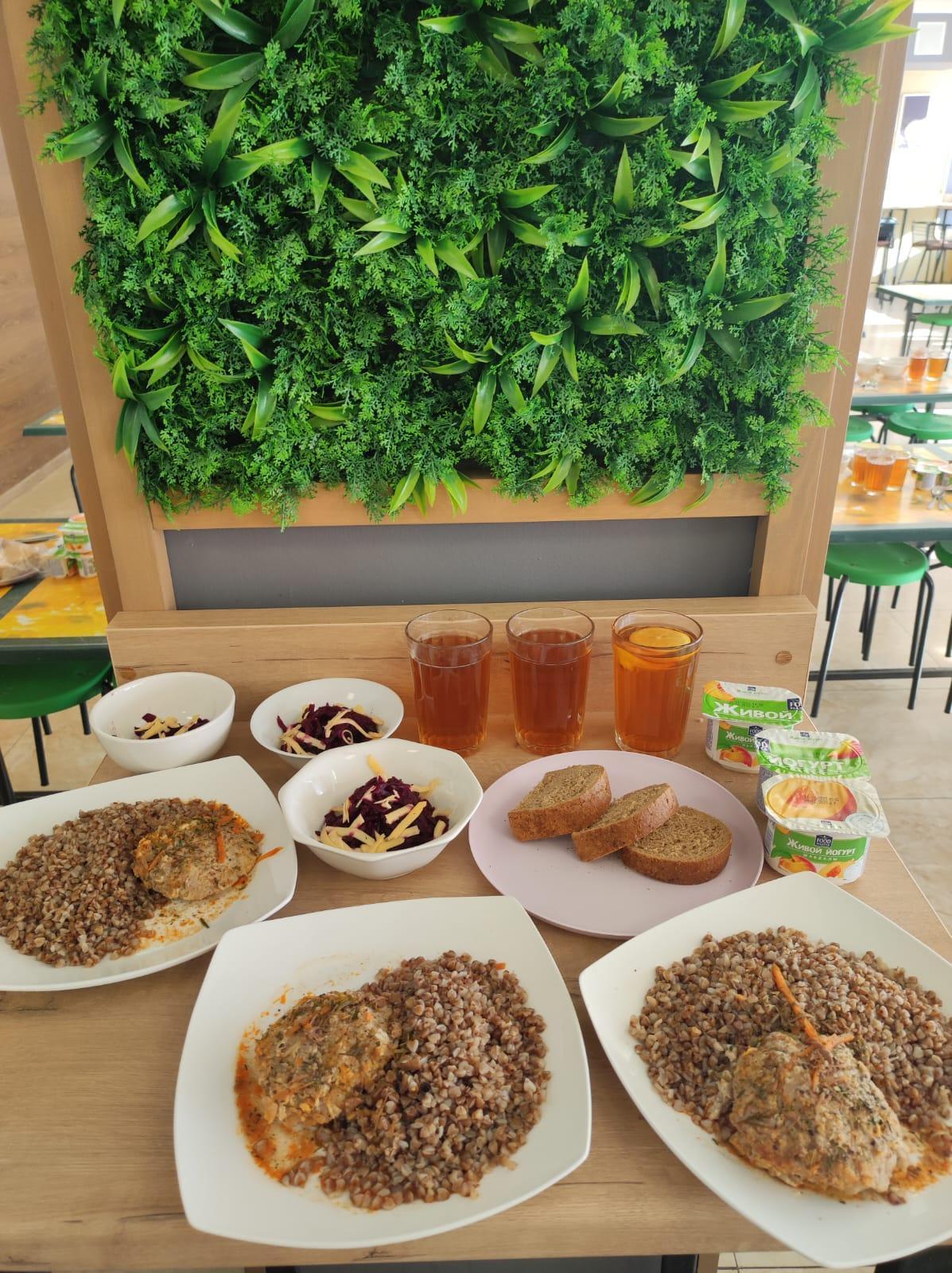 "Меню бесплатного питания обучающихся за счёт бюджетных средств на 24 января 2023//   2023 жылдың 24 қаңтарына бюджет қаражатынан оқушыларды тегін тамақтандыру мәзірі   года"