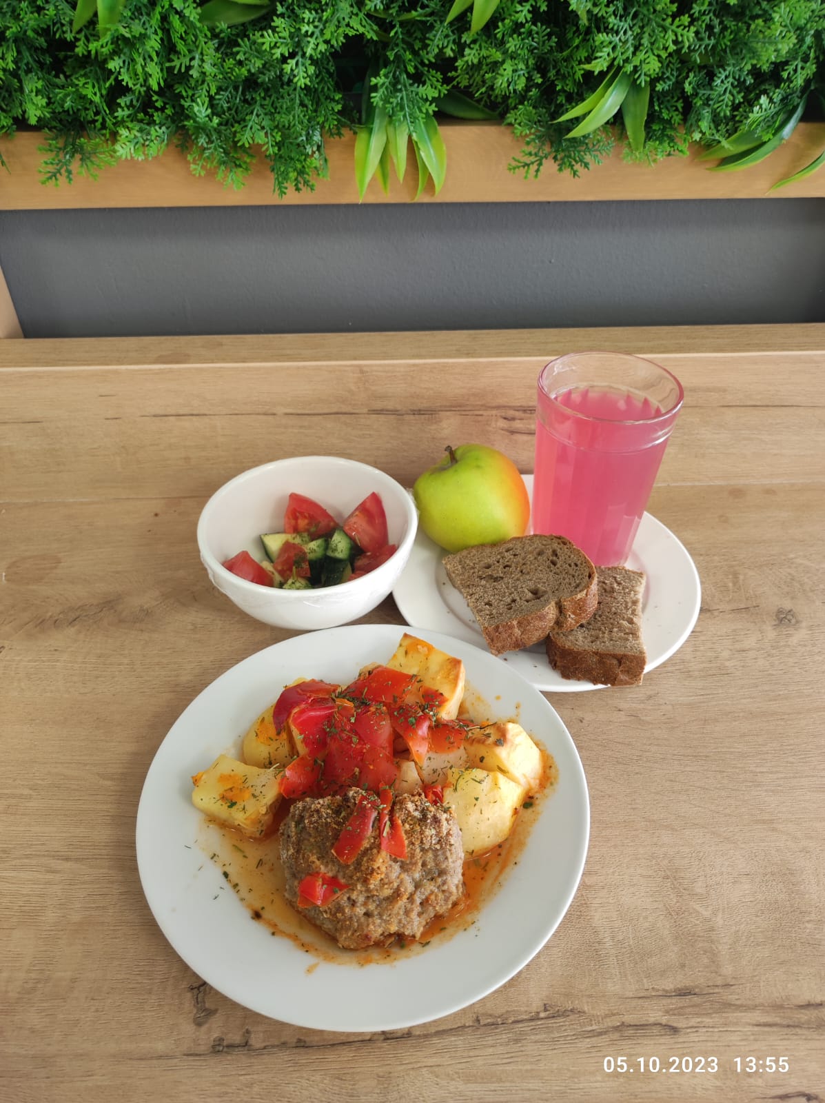 2023 жылғы 05 қазанда  бюджет қаражаты есебінен студенттерді тегін тамақтандыру мәзірі  Меню бесплатного питания обучающихся за счёт бюджетных средств на 05 октября  2023 года