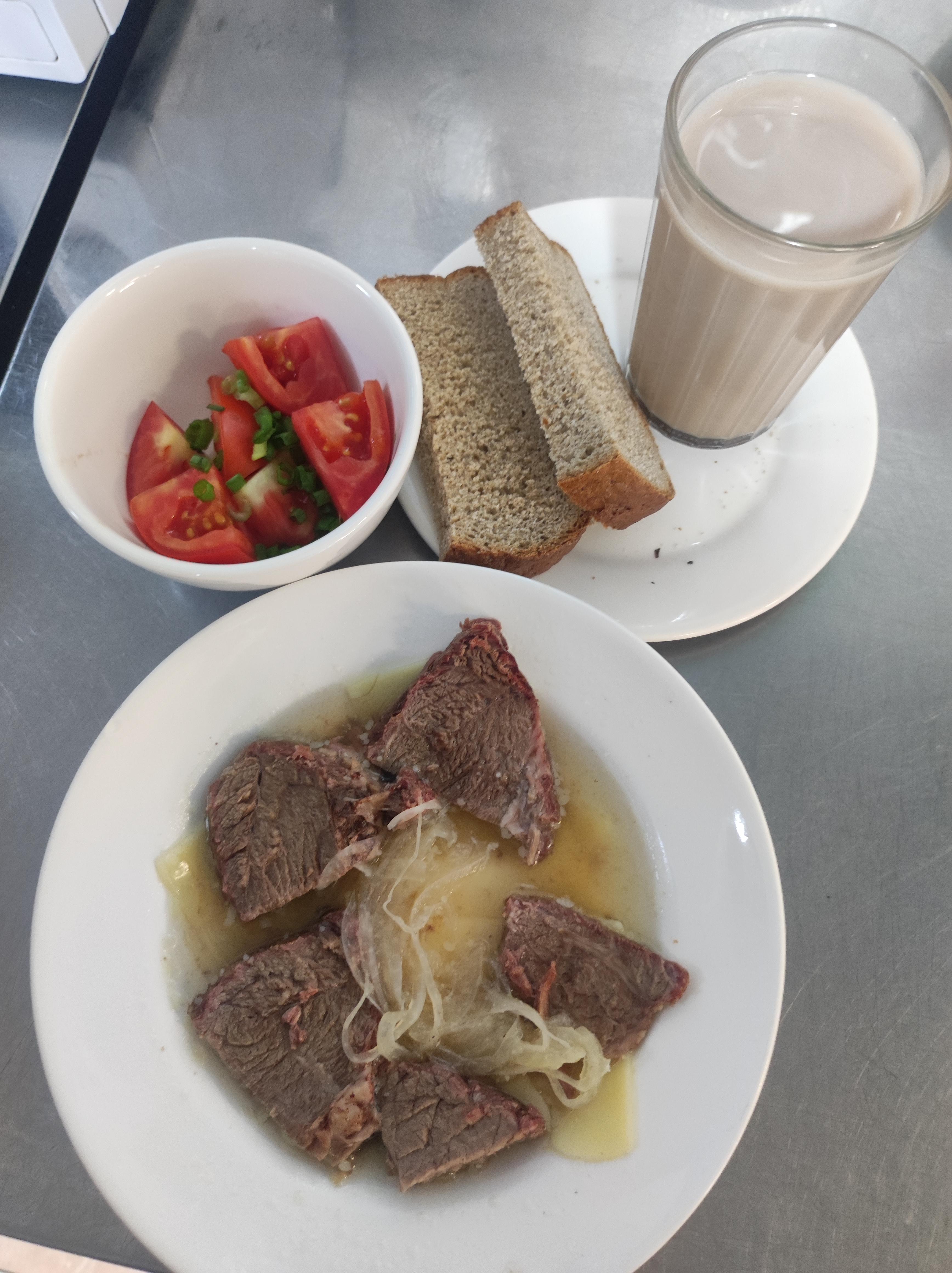 қаражаты есебінен оқушыларды тегін тамақтандыру мәзірі»//Меню бесплатного питания школьников за счет бюджетных средств на 19 сентября 2025 года»"